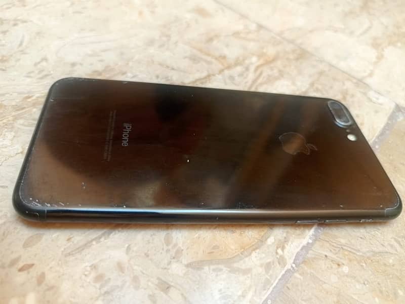Apple iPhone 7 Plus 3