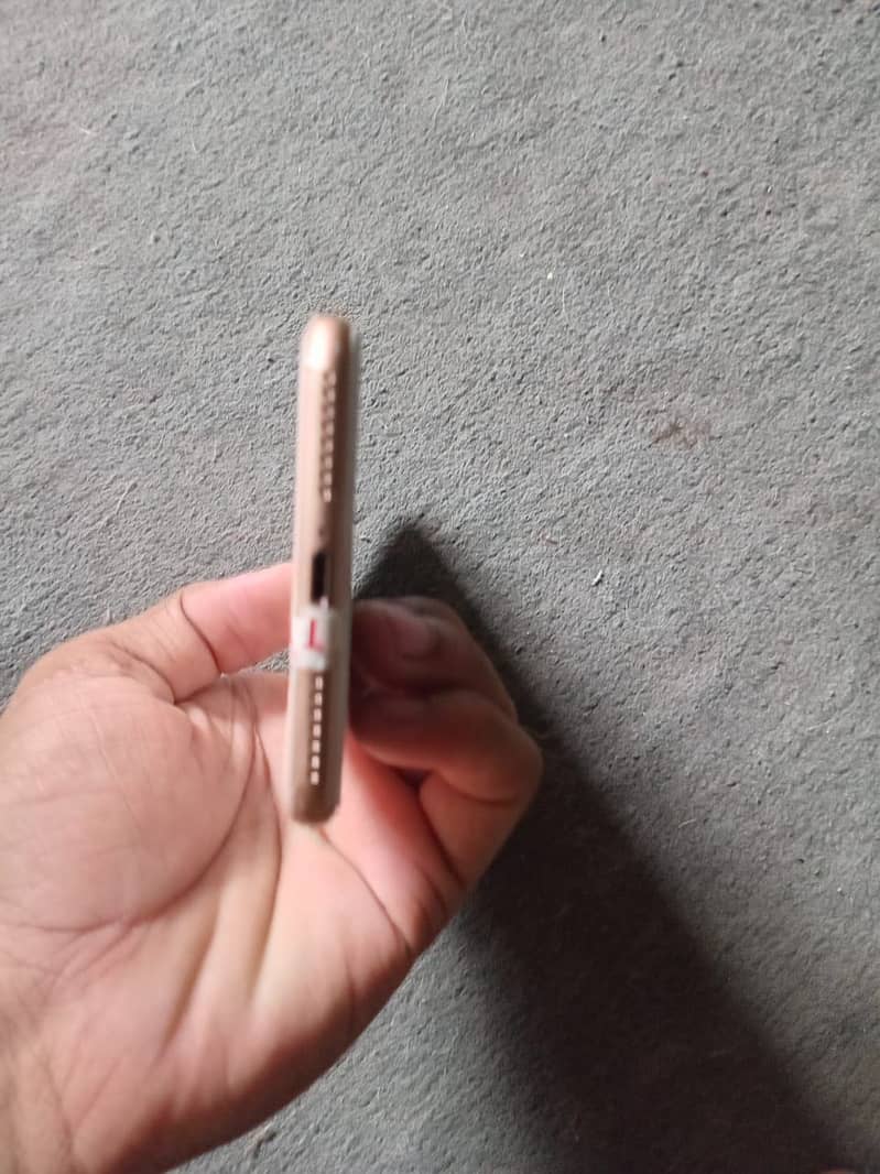 Apple iPhone 8 Plus 5