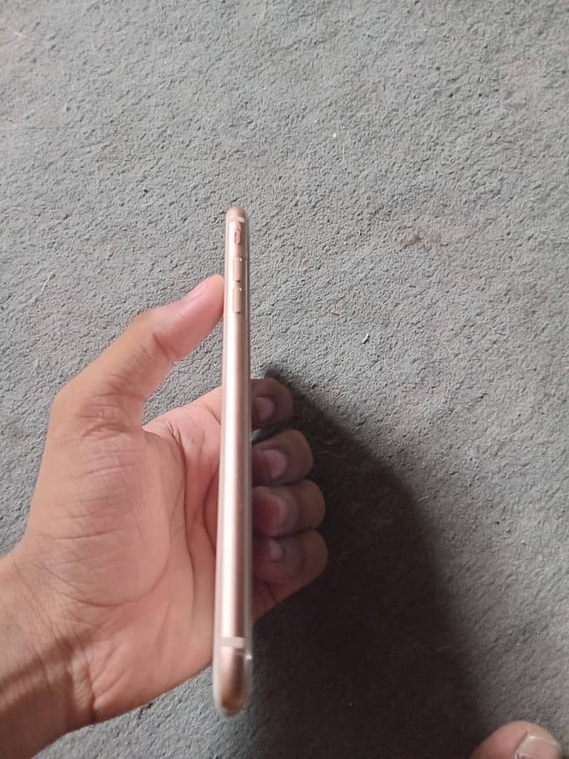 Apple iPhone 8 Plus 6