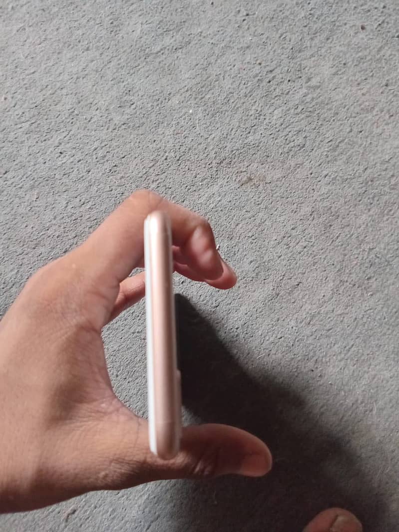 Apple iPhone 8 Plus 7
