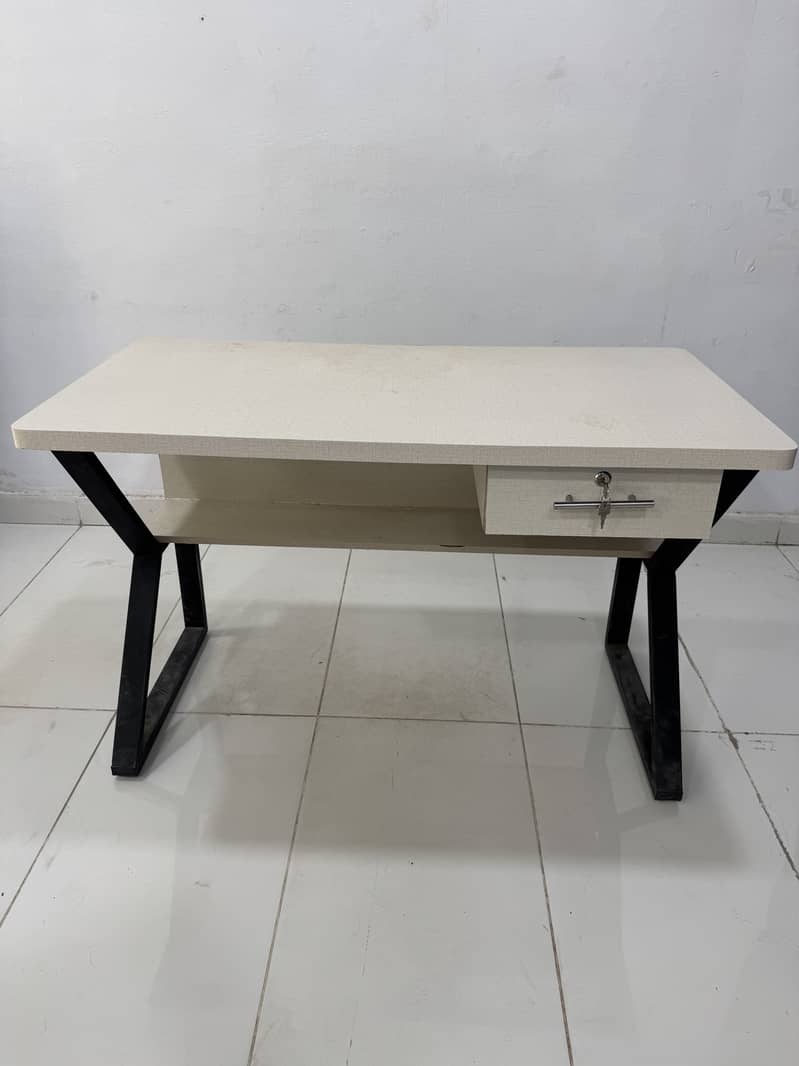 Office Table / Study Table / Gaming Table 10/10 2