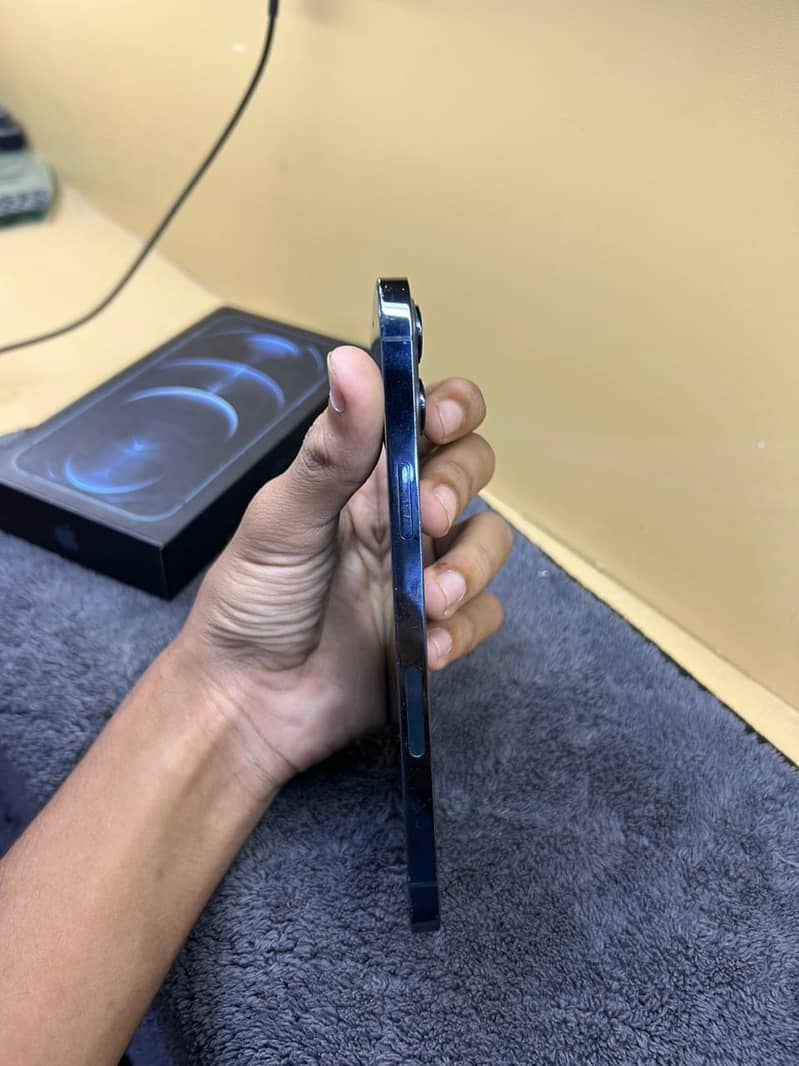 iphone 12pro max 1