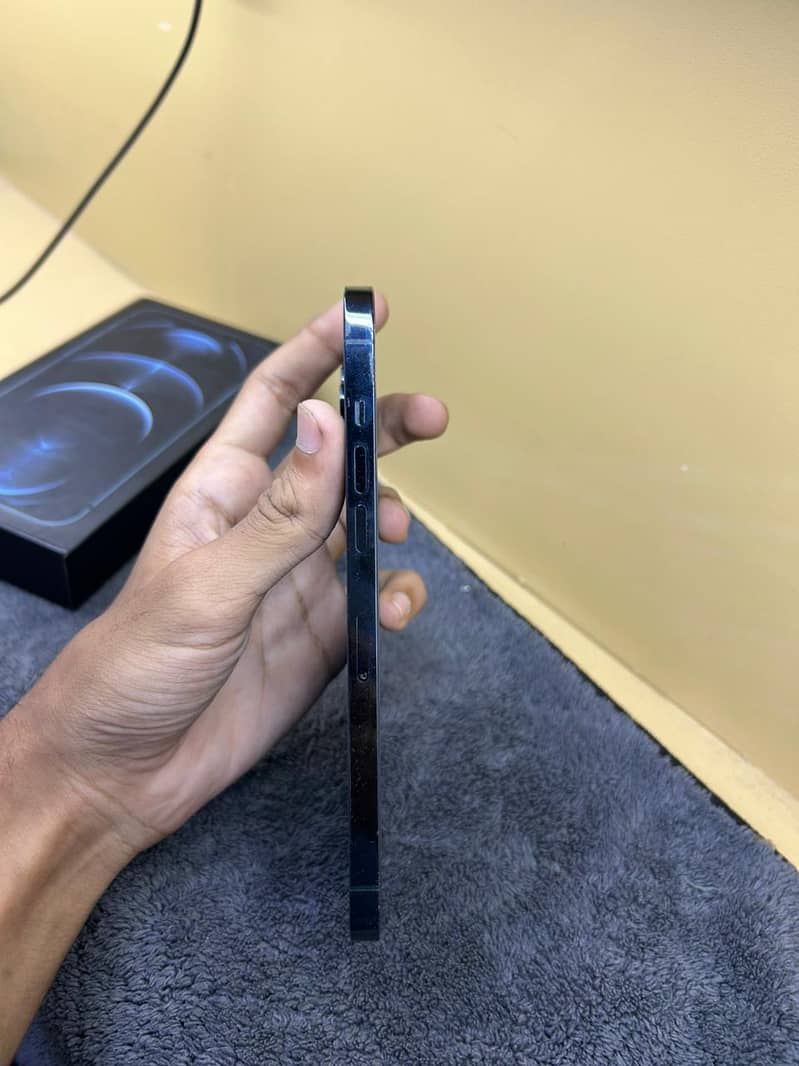iphone 12pro max 3