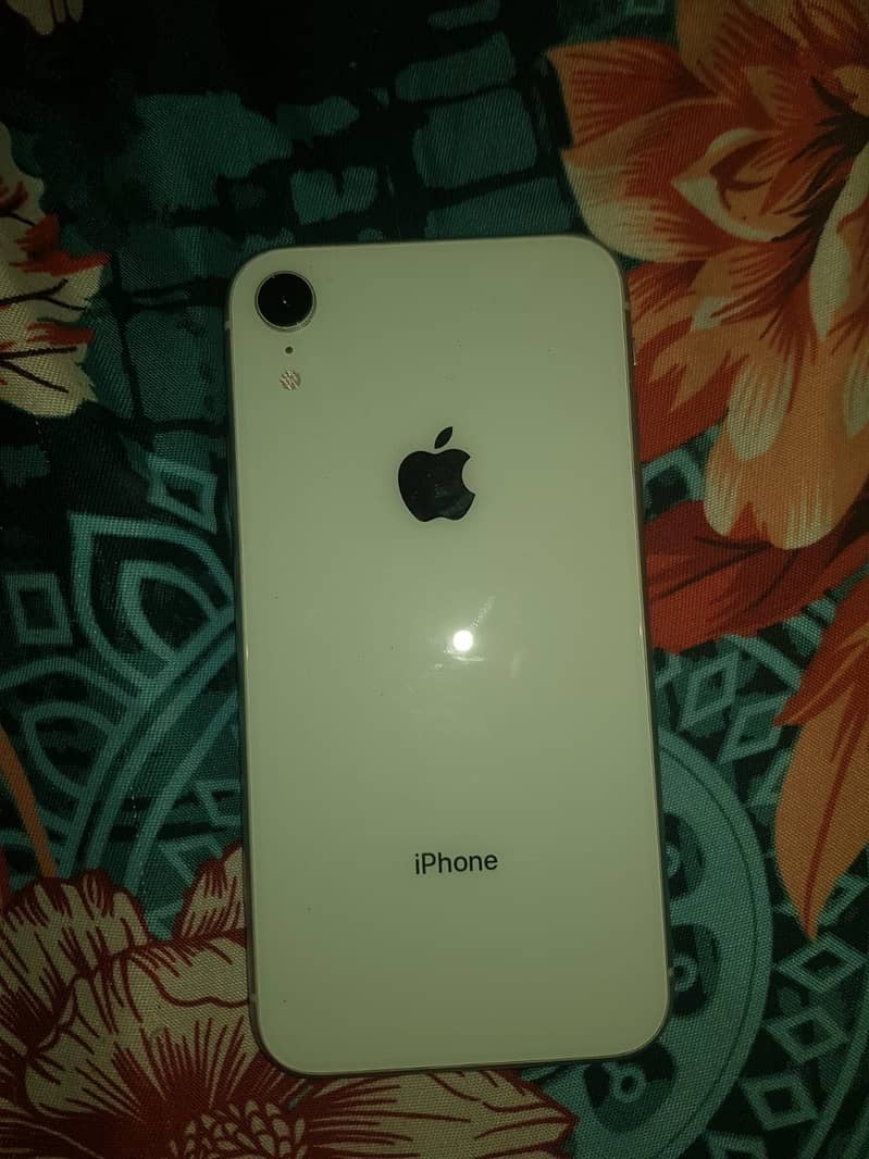 Apple iPhone XR 8