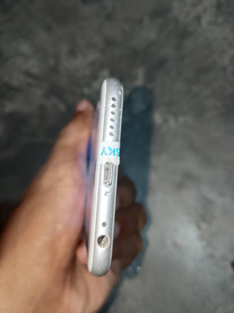 Apple iPhone 6 0