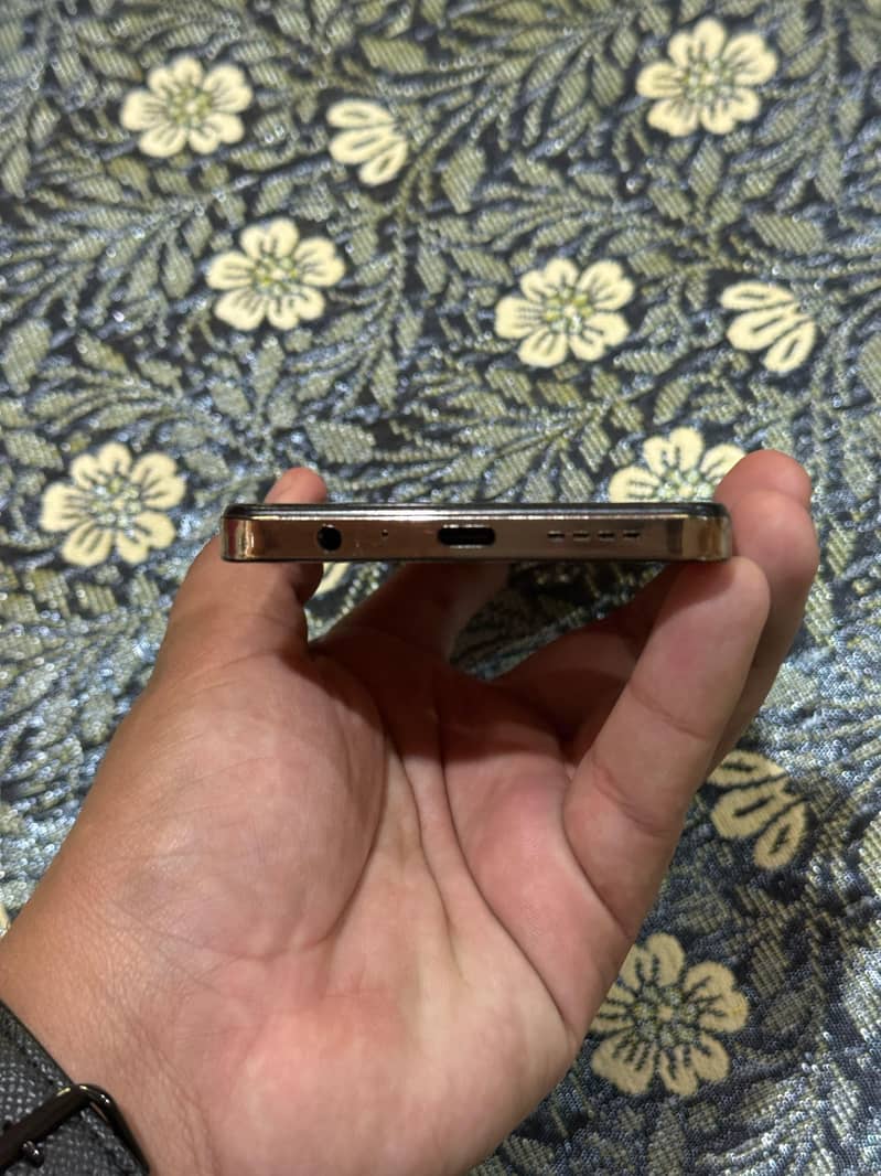 Infinix Note 30 7
