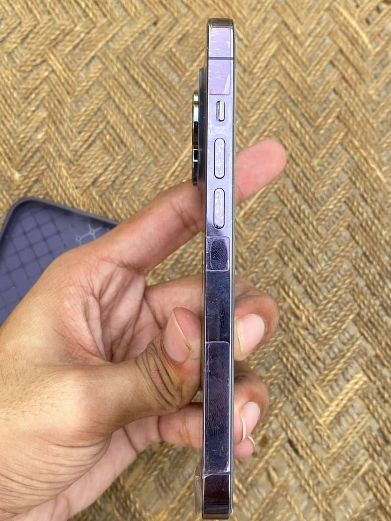 Apple iPhone 14 Pro 1