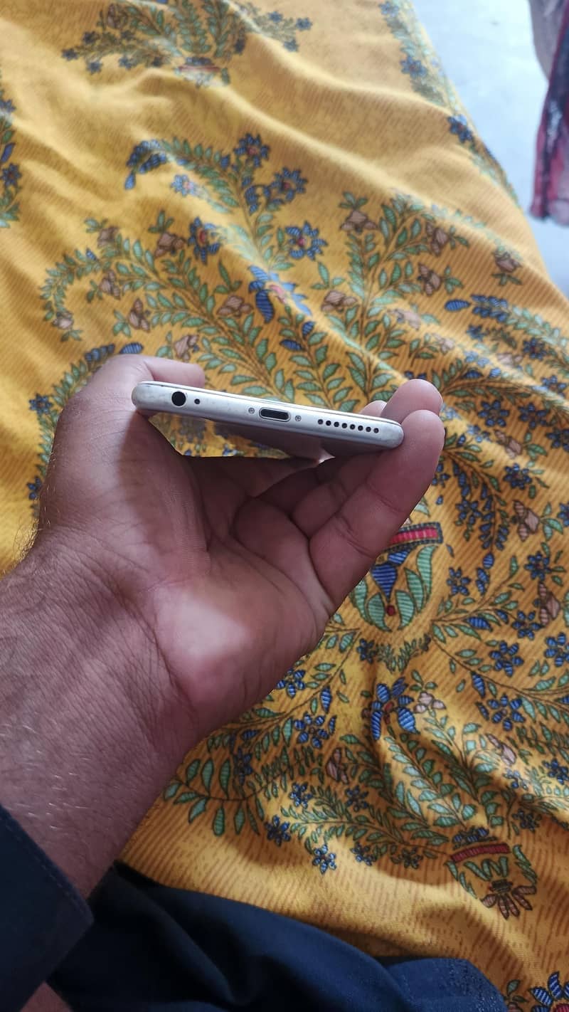 Apple iPhone 6 Plus 2