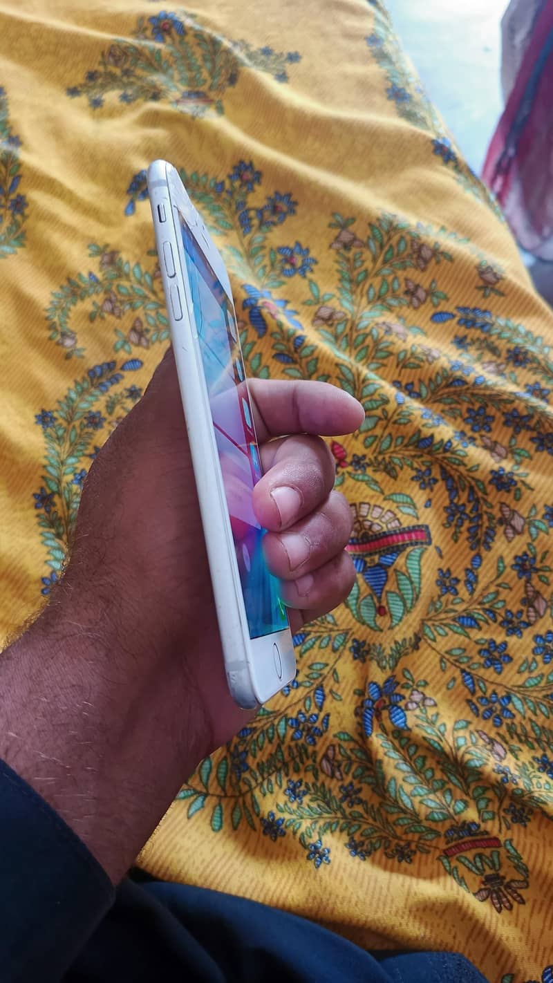 Apple iPhone 6 Plus 3
