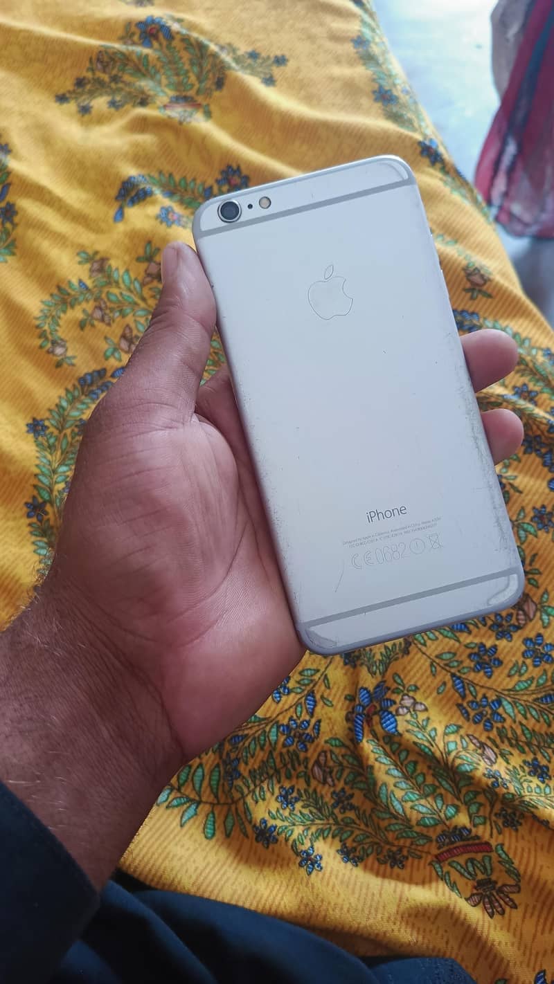 Apple iPhone 6 Plus 4
