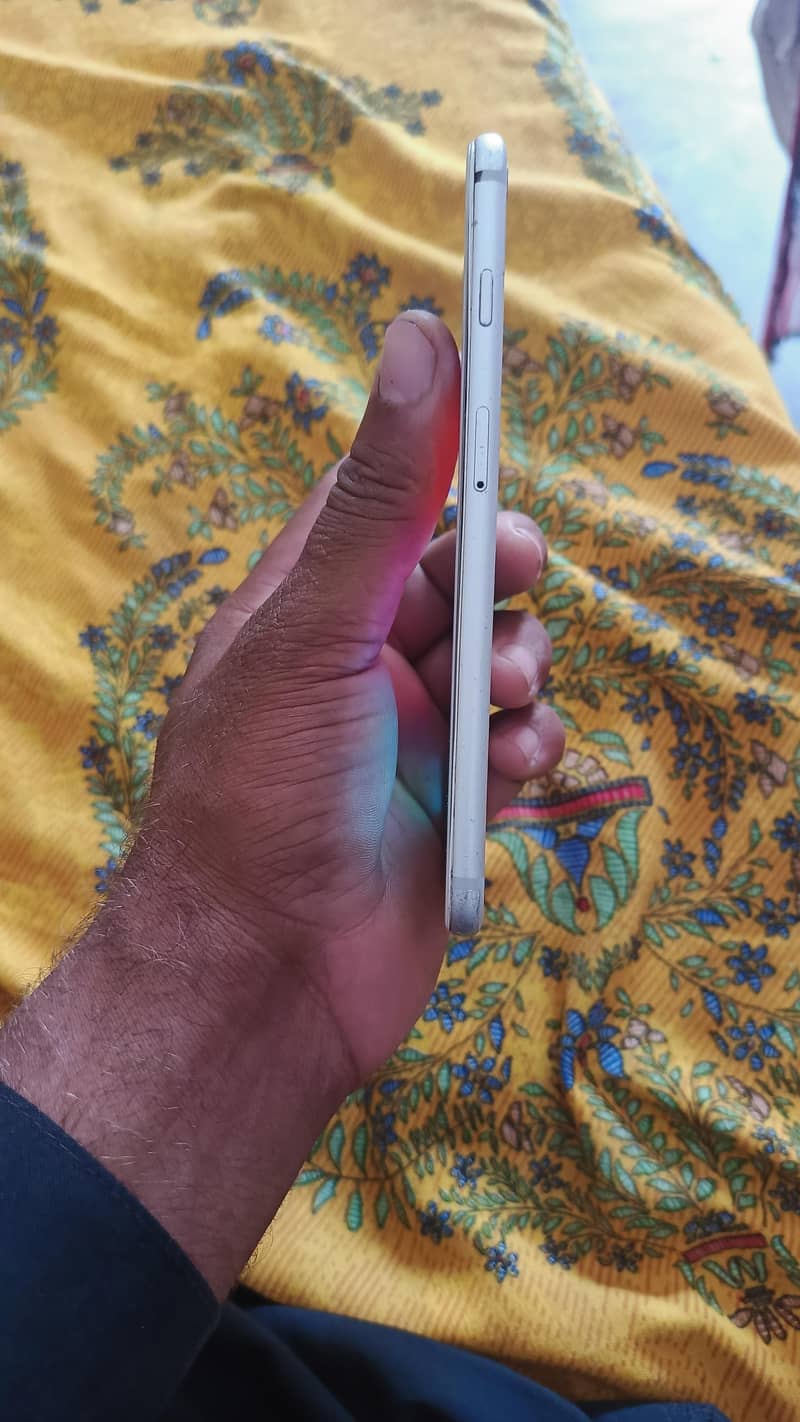 Apple iPhone 6 Plus 5