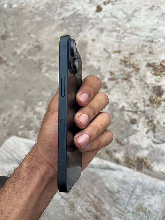 Apple iPhone 14 3