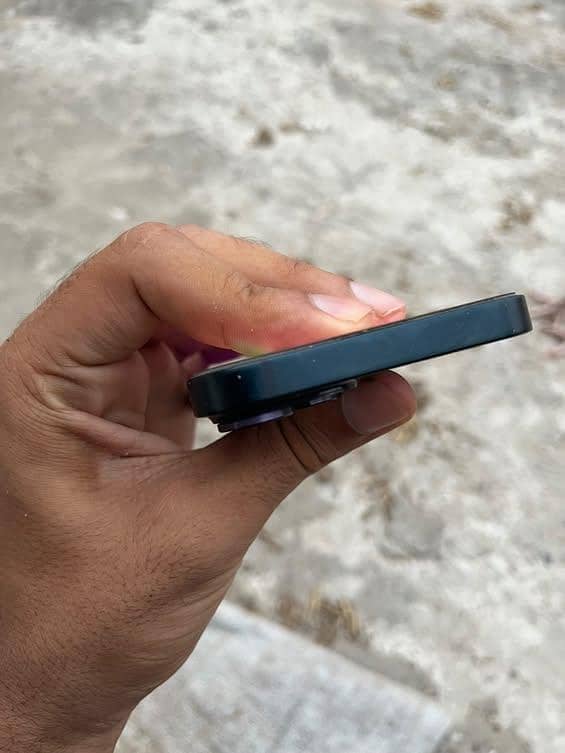 Apple iPhone 14 4