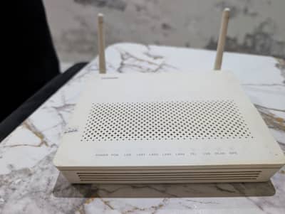 Huawei EchoLife HG8546M GPON ONU/ONT Fiber Router with Adapter