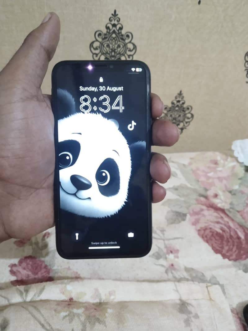 Apple iPhone X 4