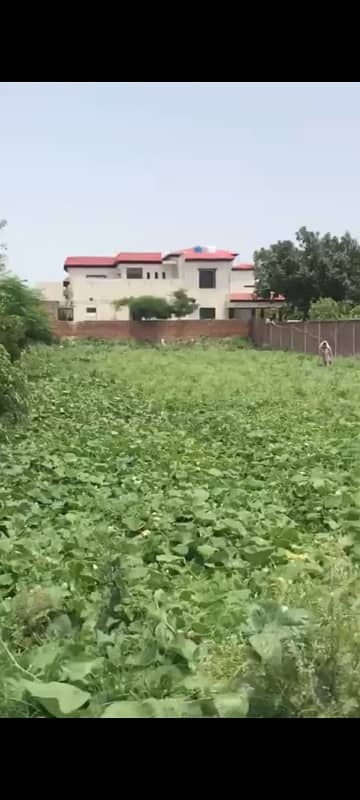 2 ACRE CORNER PLOT IN HEIR. 7
