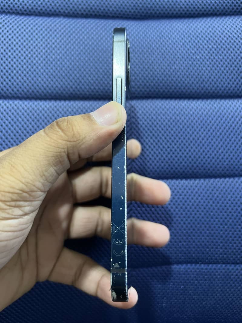 Apple iPhone 12 2