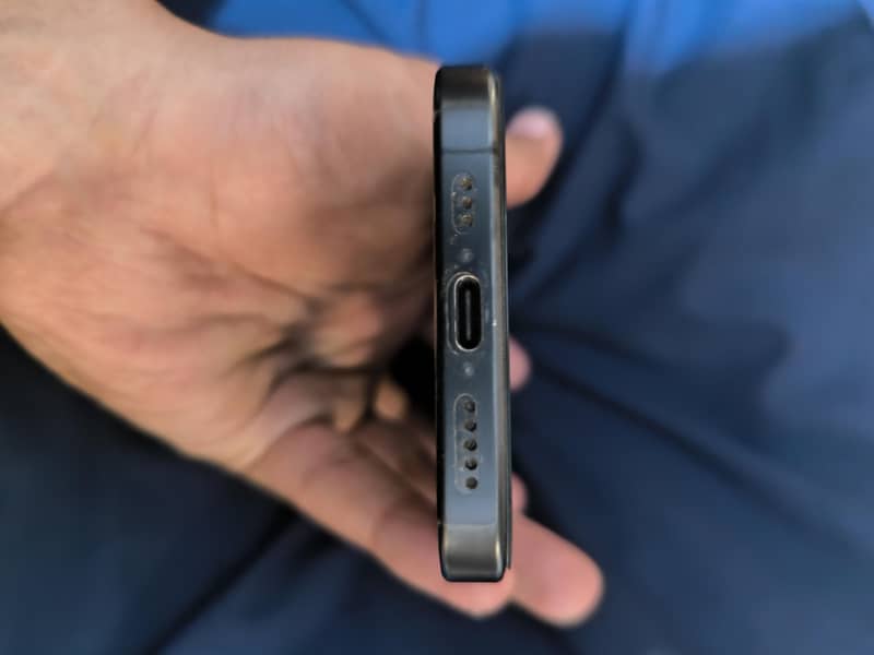 Apple iPhone 15 Pro 2