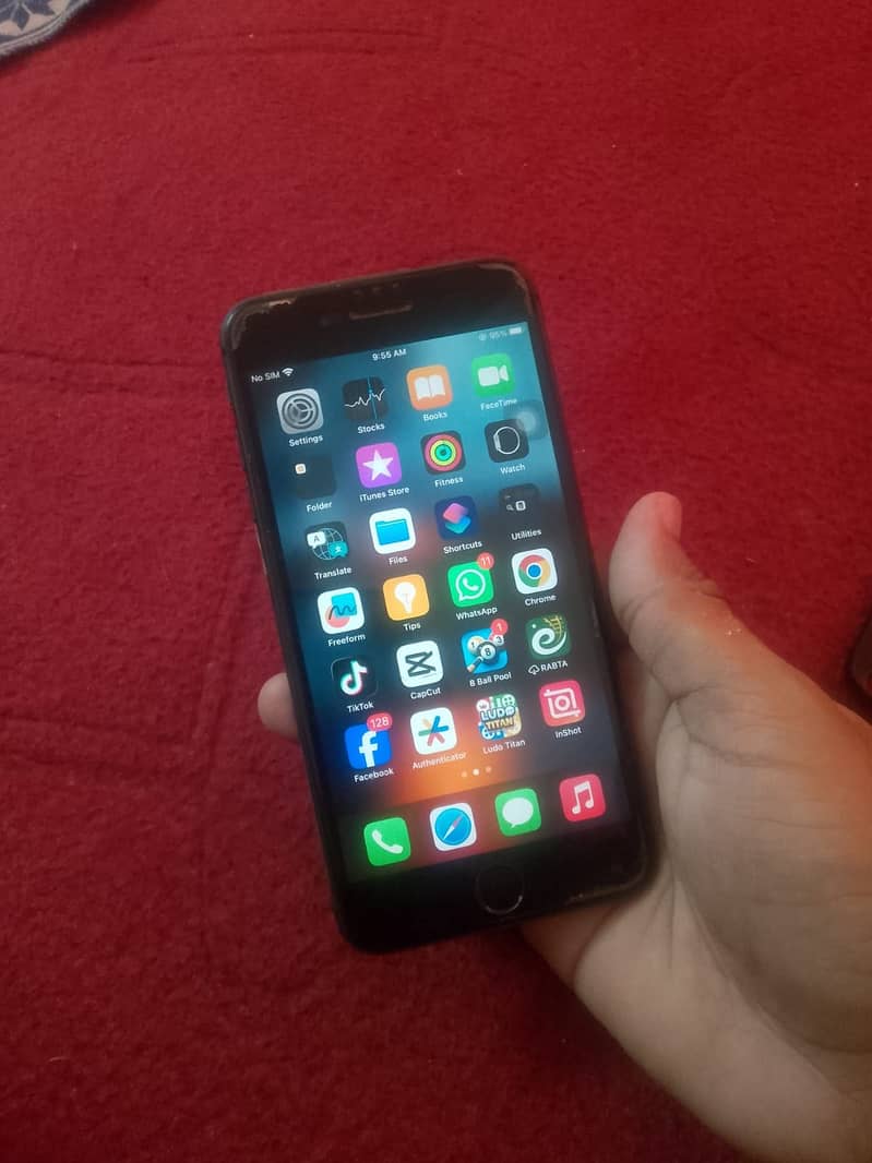 Apple iPhone 8 Plus 0