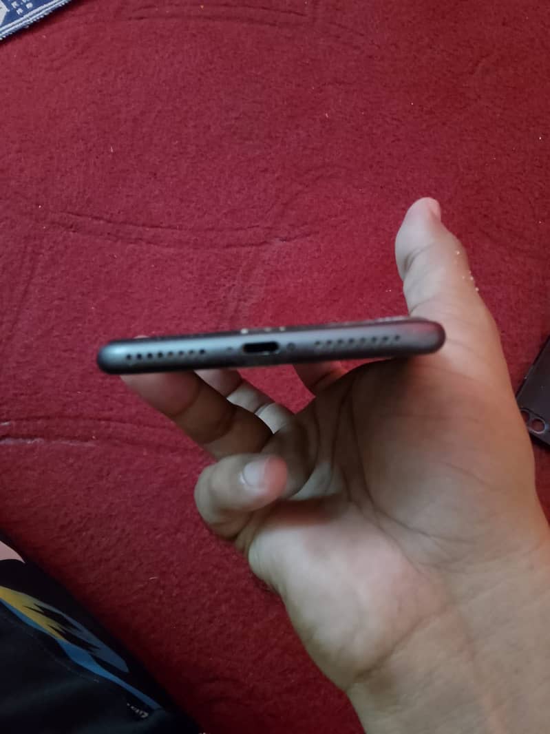 Apple iPhone 8 Plus 2
