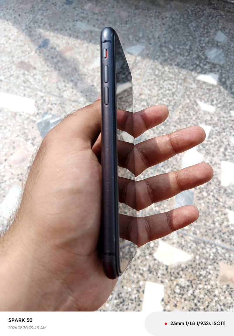 iPhone 11 5