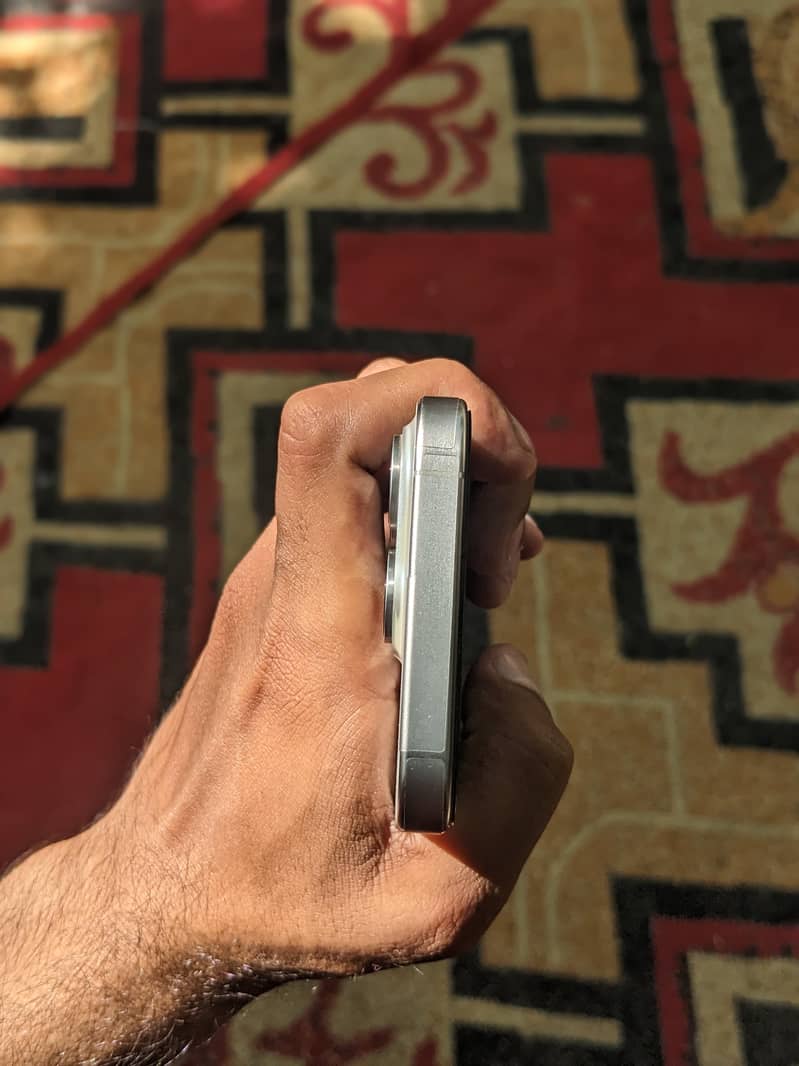 Apple iPhone 15 Pro 1