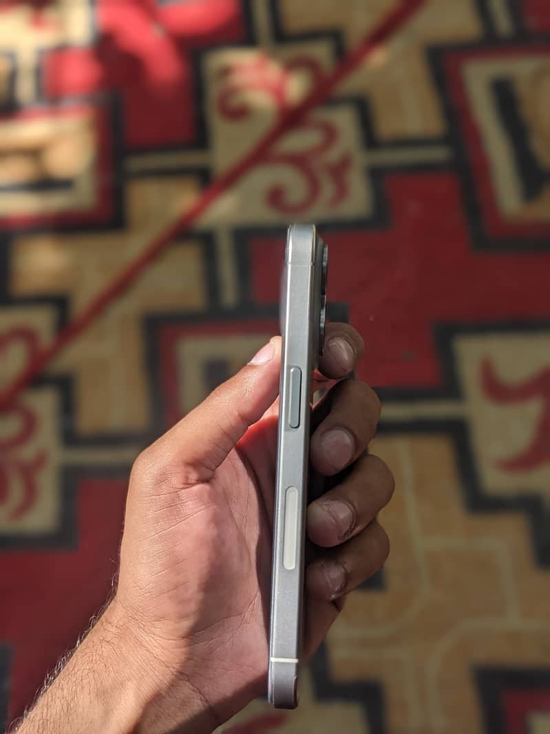 Apple iPhone 15 Pro 5