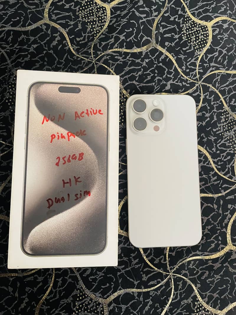 Apple iPhone 15 Pro Max 0
