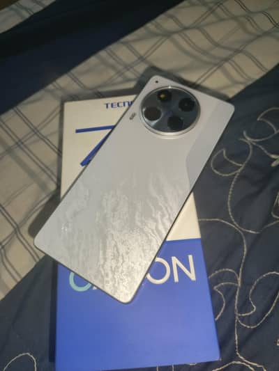 Tecno CAMON 30