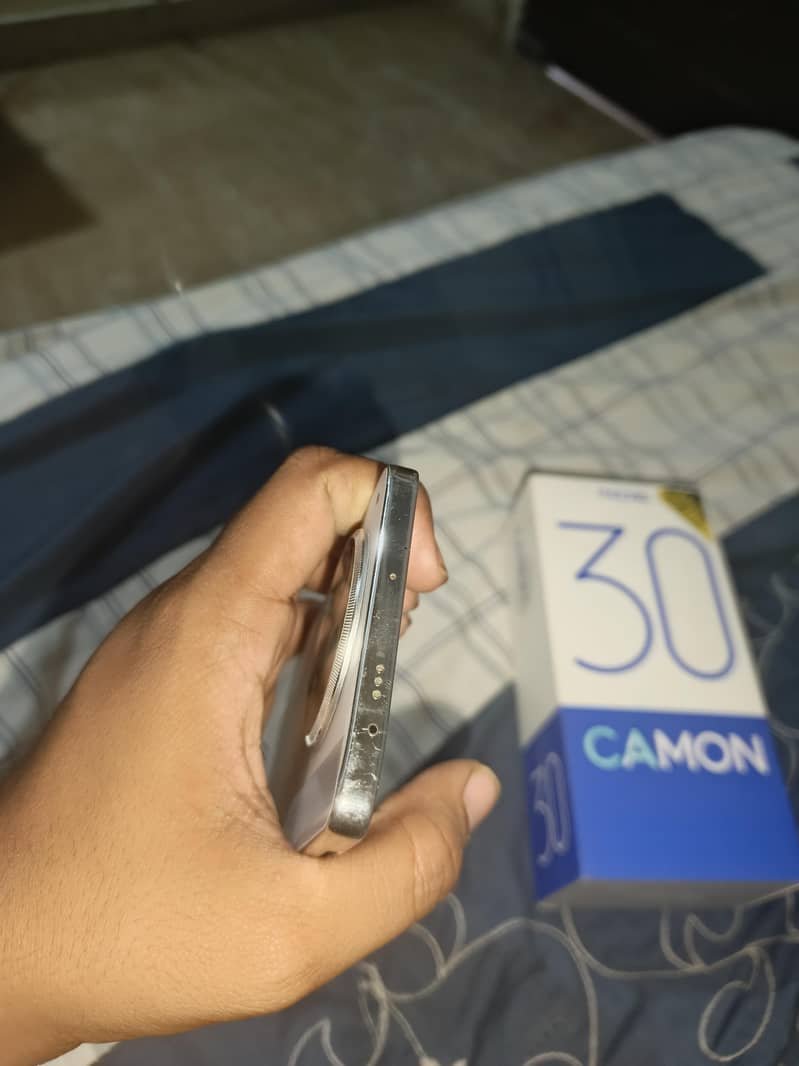Tecno CAMON 30 1