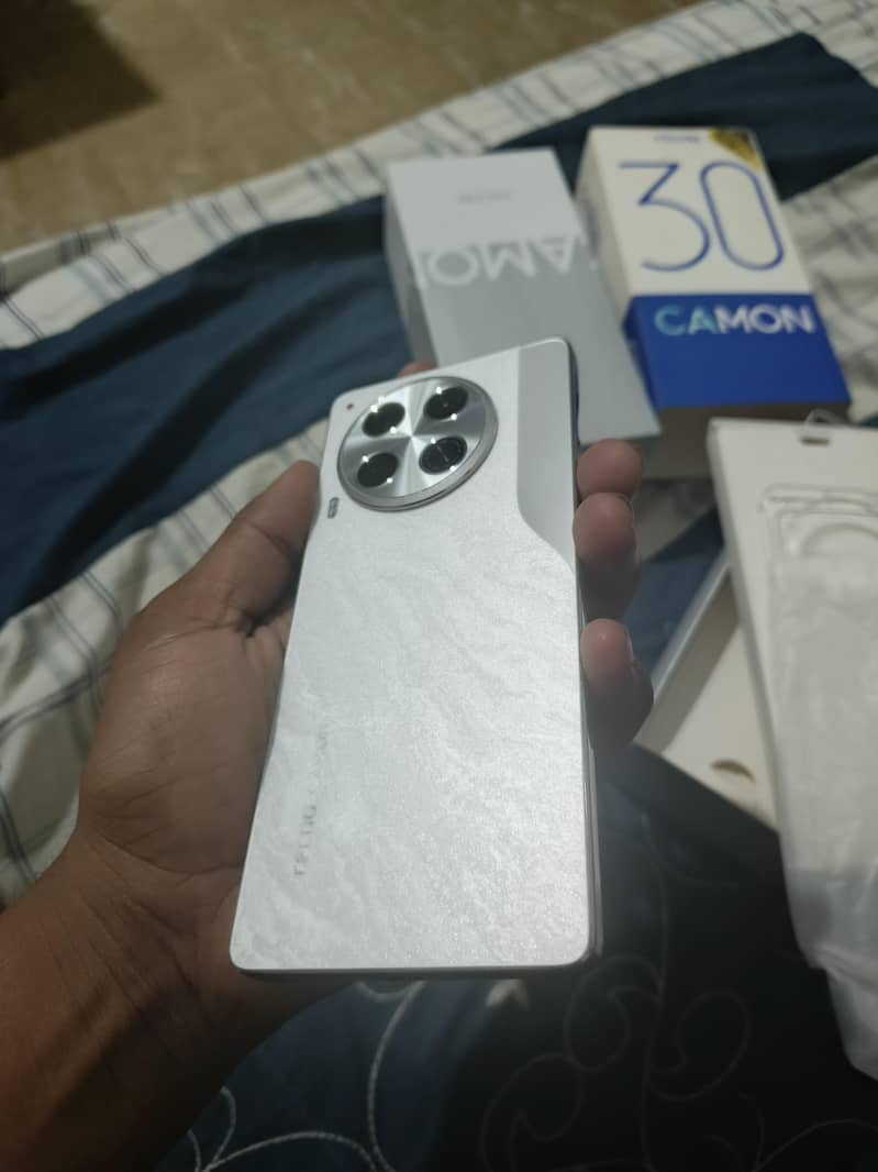 Tecno CAMON 30 4