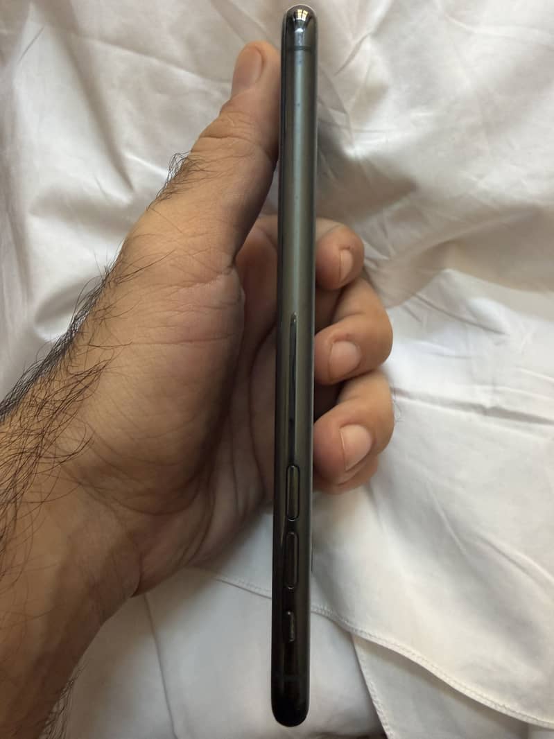 Apple iPhone 11 Pro Max 3