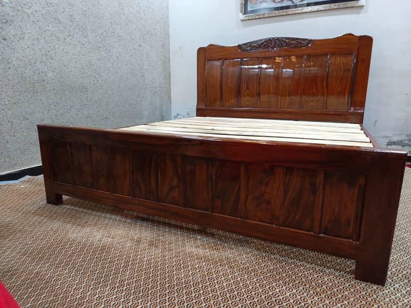 Solid wood bed King Size new condition total solid wood 6