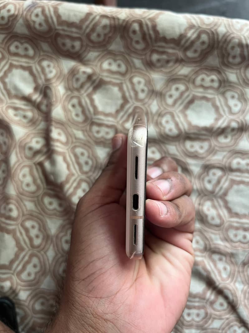 Google Pixel 8 4