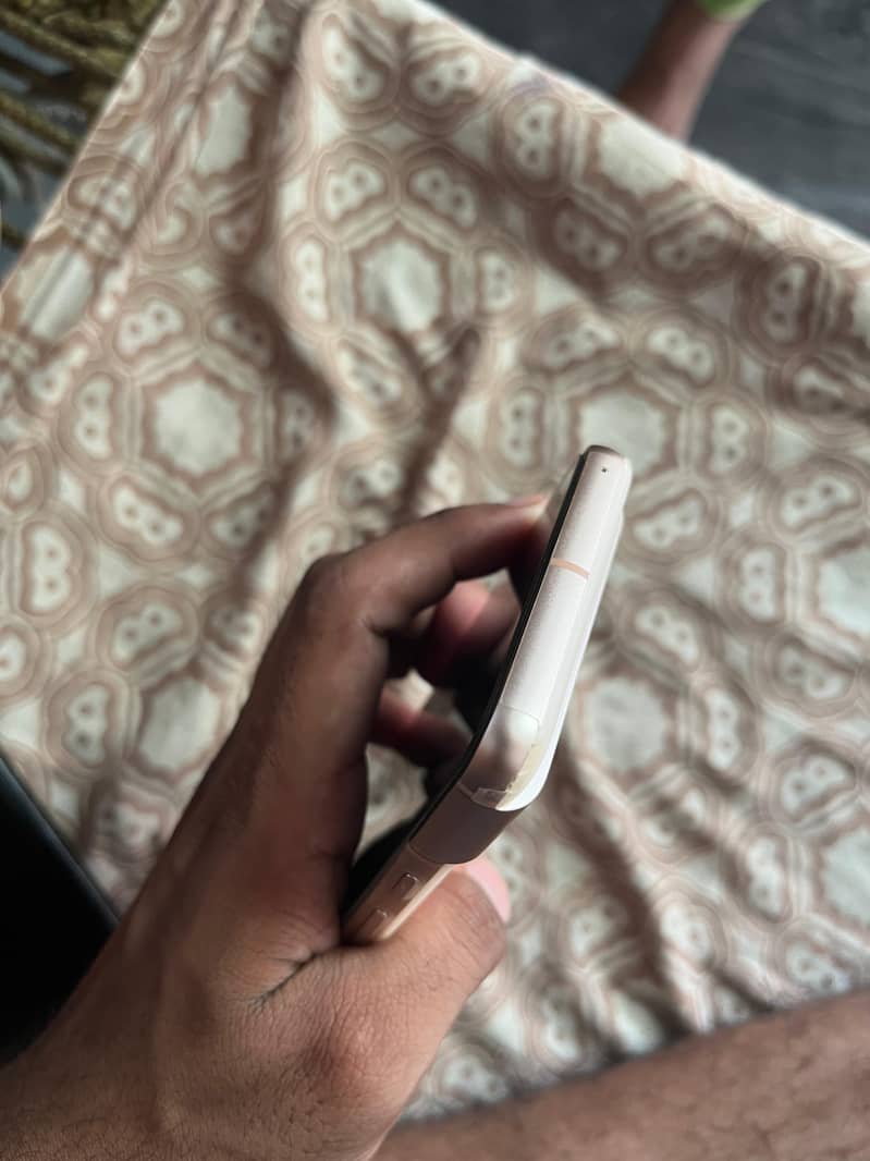 Google Pixel 8 6