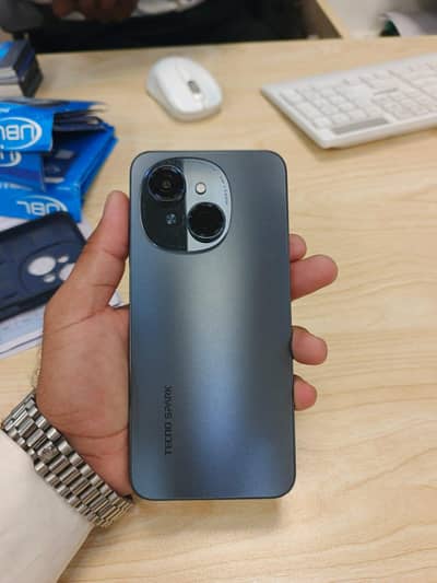 Tecno Spark Go 1