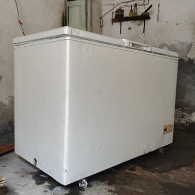 Hair Freezer. condition 10/8.5 working 100% okk