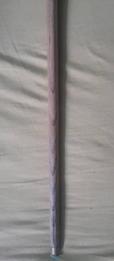 Snooker cue (stick)