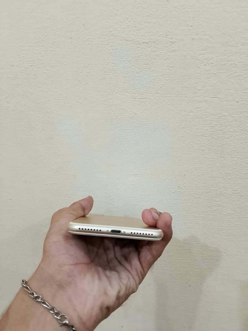 Apple iPhone 7 Plus 2