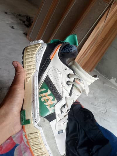 LI-NING shoes