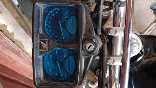 Honda CG 125 2022 model condition 10 by 9 urgent for sale