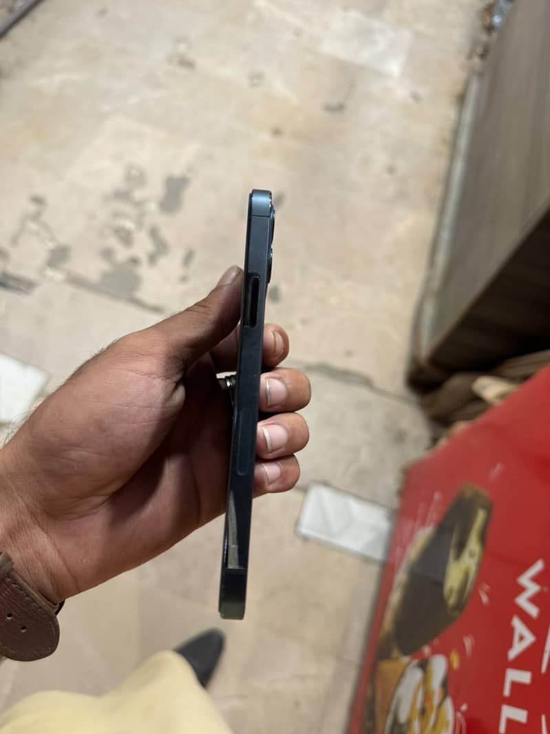 Apple iPhone 12 Pro 2