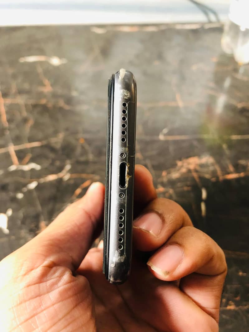 Apple iPhone 11 6