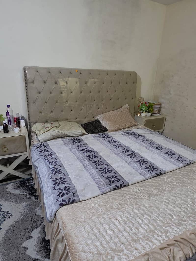 Bed king size 4