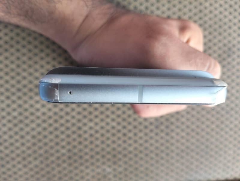 Google Pixel 8 4