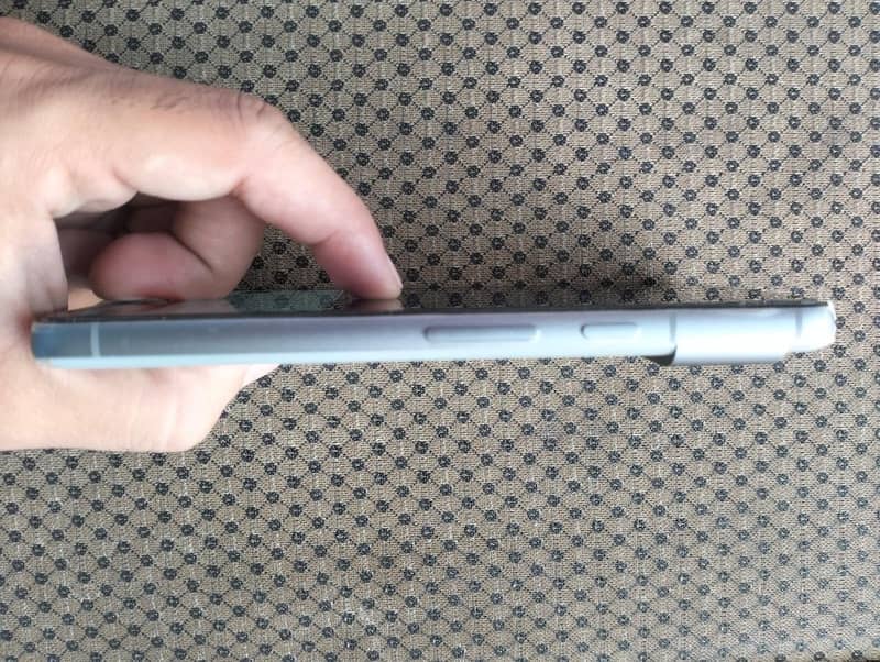 Google Pixel 8 5