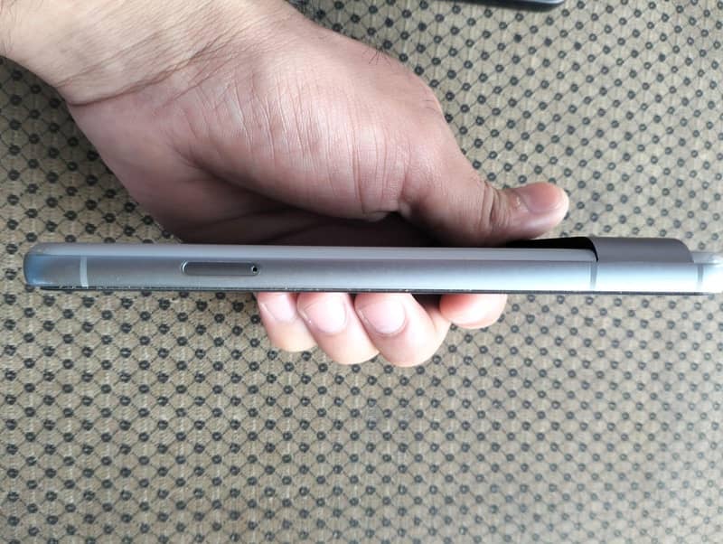 Google Pixel 8 6