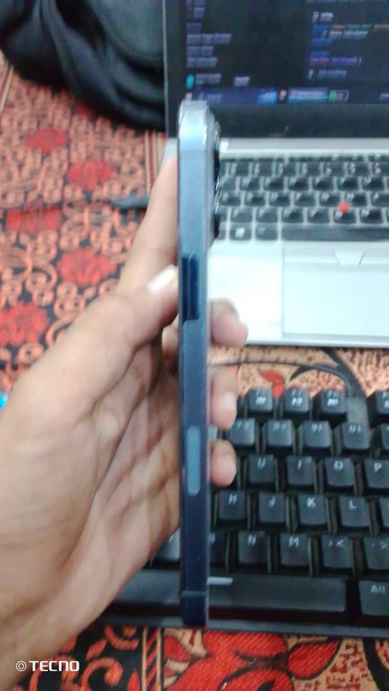 Apple iPhone 13 Pro Max 2