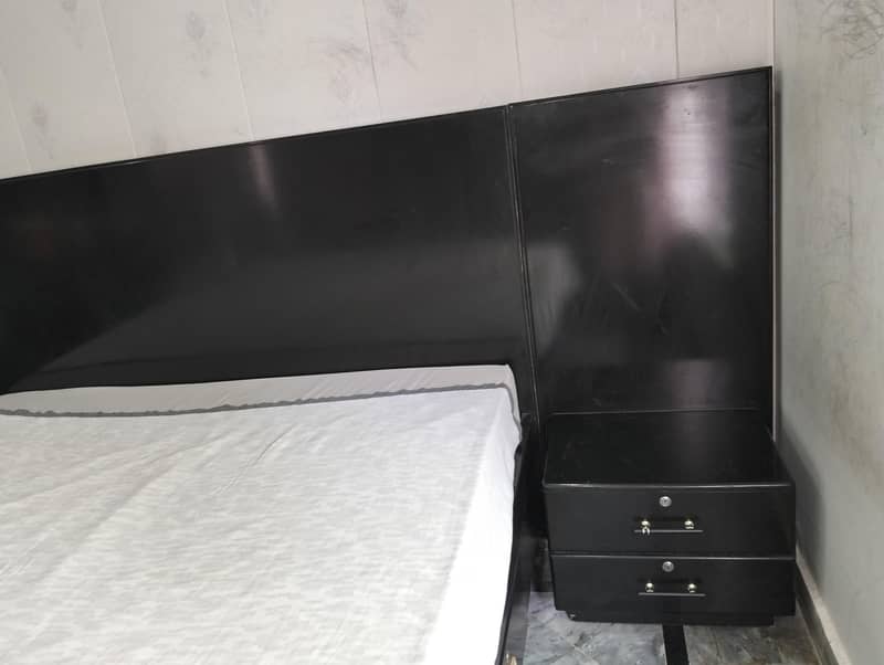 bed set . dressing table 4
