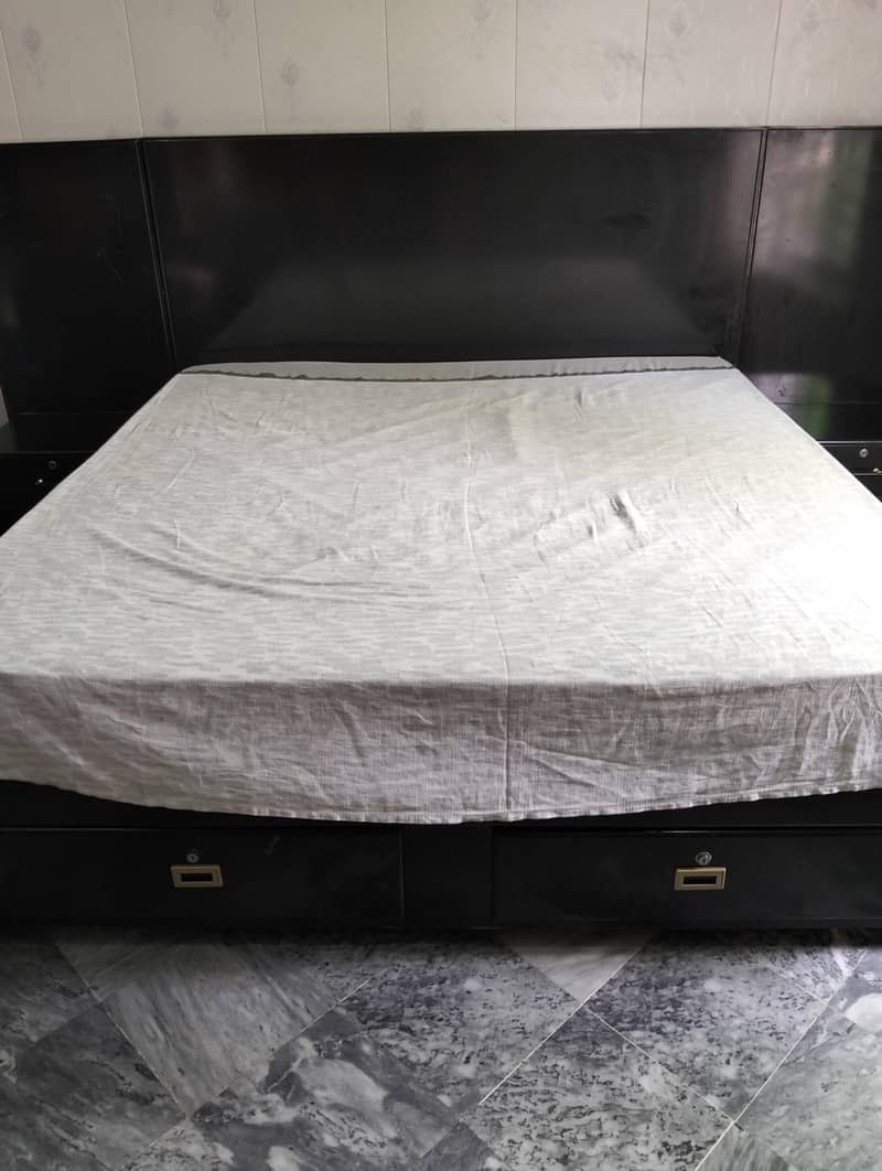 bed set . dressing table 7